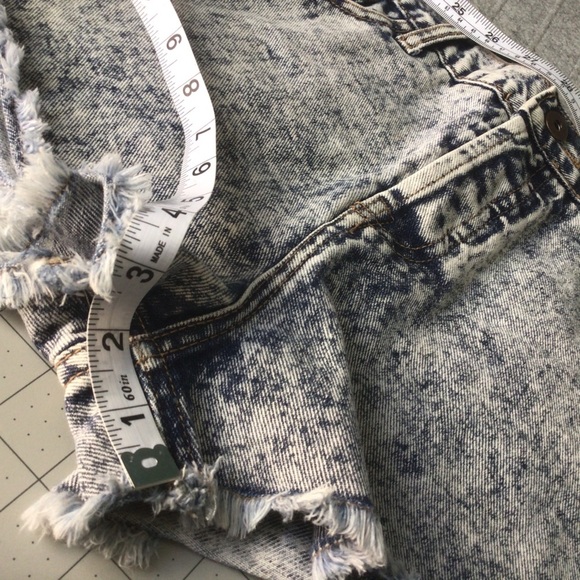 Forever 21 Distress Shorts - Picture 6 of 9